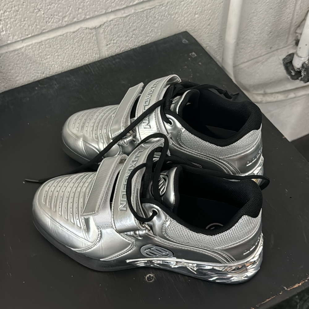 Luxiaojun shoes size 7